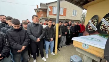 Giresun’da Bıçaklanarak Öldürülen Genç Köyünde Toprağa Verildi