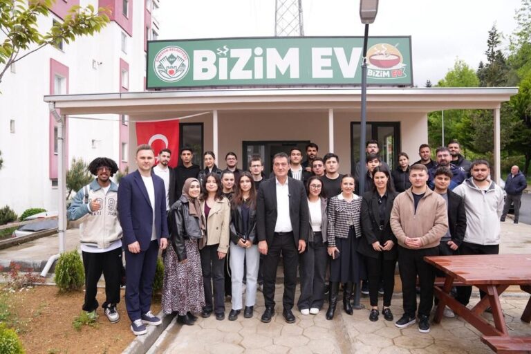 Başkan Köse, “Bizim Ev”de Öğrencilerle Buluştu