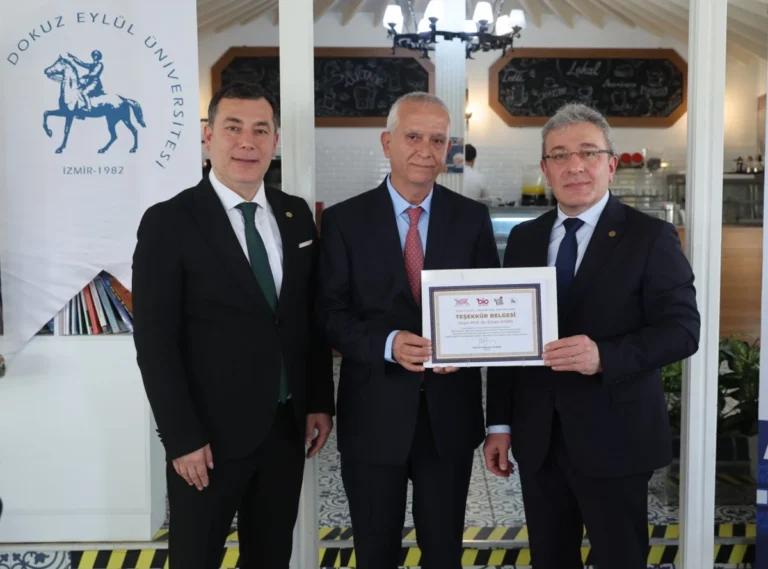 DEÜ’de Türklerin en eski yazılı belgeleri ele alındı