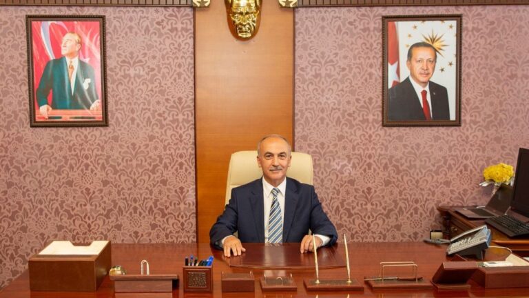 Rektör Can Anneler Gününü Kutladı