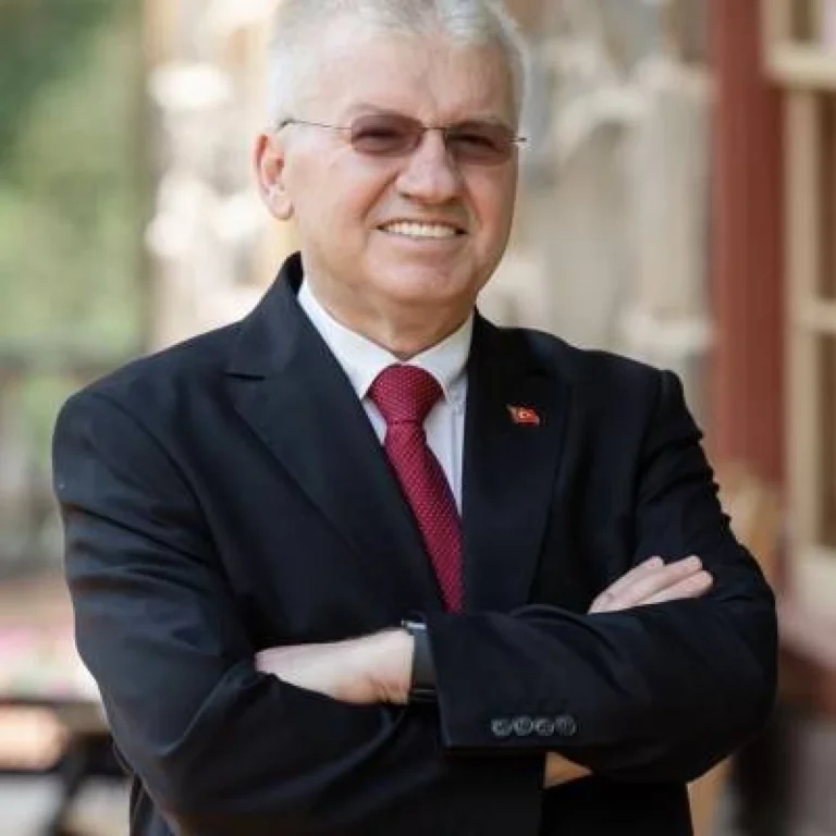Türk akademisyen, bilim insanı Prof Dr. Mustafa Güzel küresel bir hizmete imza attı