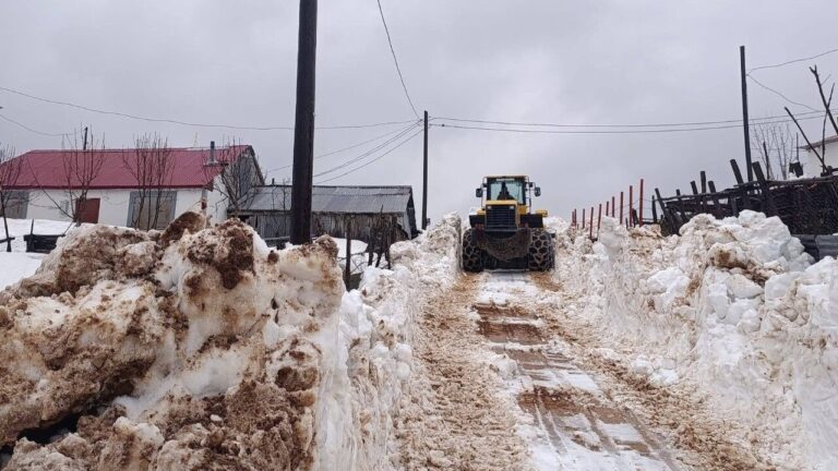 Yayla Yolları Kardan Temizleniyor